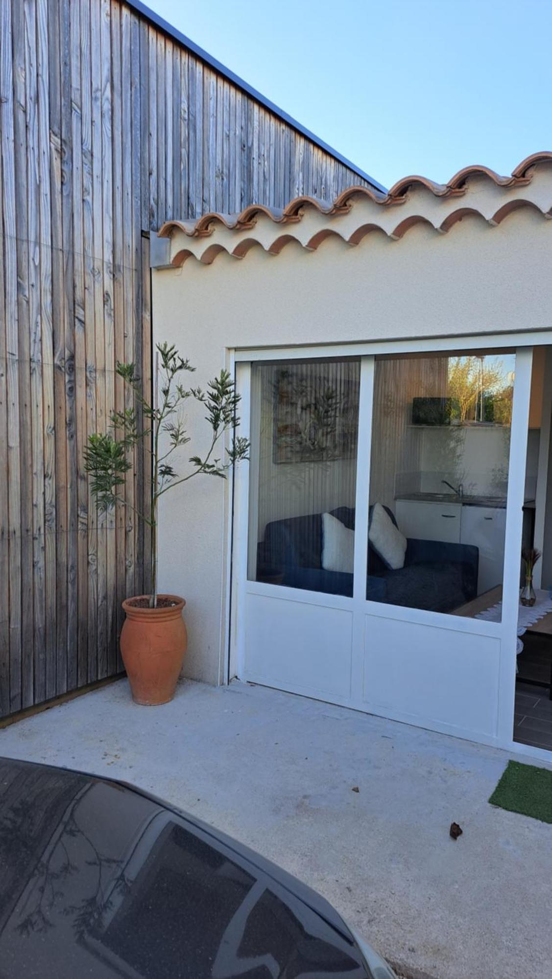 Apartment Equipe Avec Parking Isle Sur La Sorgue *